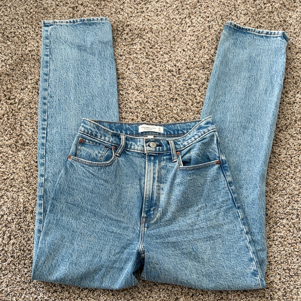 Abercrombie 90s straight jeans